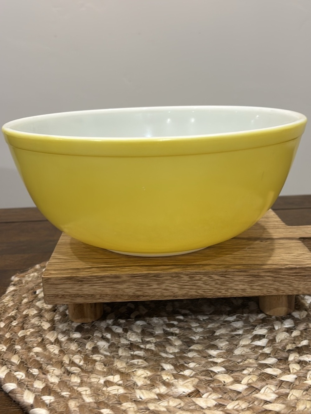 Pyrex Yellow Mixing 404 Bowl